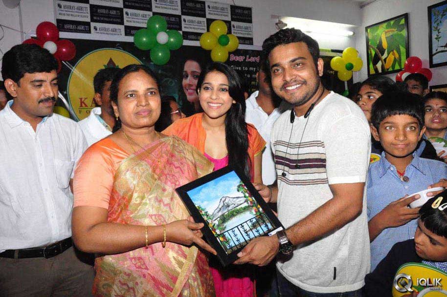 Rashmi-Goutham-And-Getup-Srinu-At-Akshara-Kalasha-Foundation